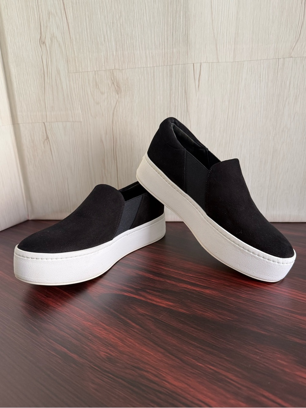 Vince Warren Black Suede Platform Slip On Sneakers Shoes Women’s 5 Casual Easy
